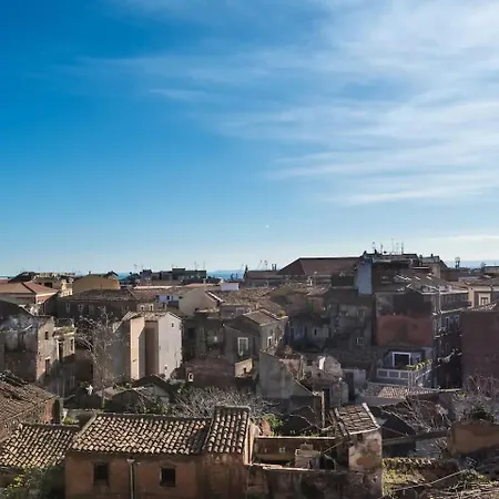 Sunny & Cozy Centro Storico Apartment